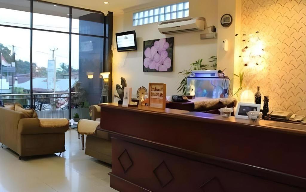 Hotel Dynasty Таракан Екстер'єр фото