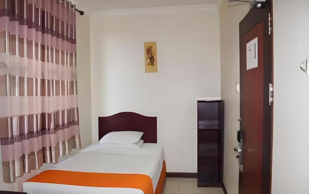 Hotel Dynasty Таракан Екстер'єр фото