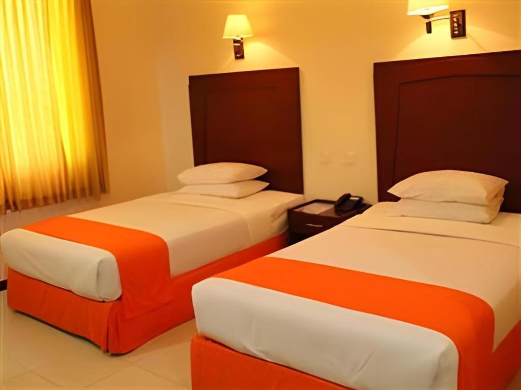 Hotel Dynasty Таракан Екстер'єр фото
